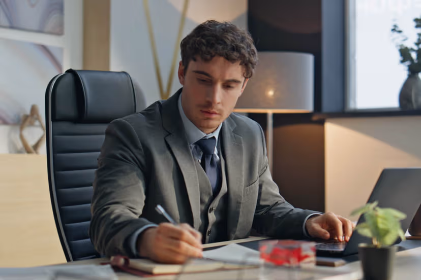 Project Director Roles and Responsibilities: A Comprehensive Guide
