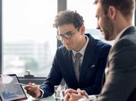 operations management vs project management - invensis learning