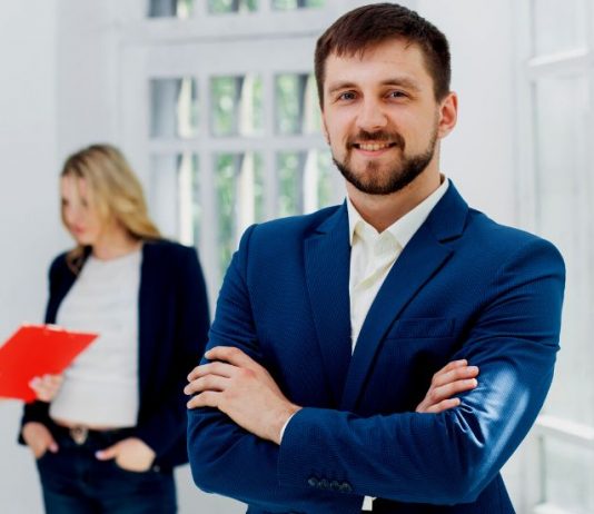 Tips for staying organized and on track as a project manager