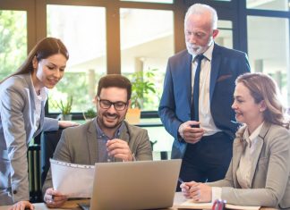 Project Leader Roles & Responsibilities: A Detailed Guide