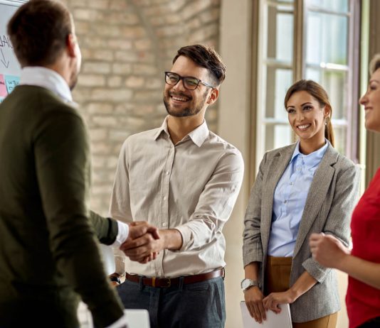 How to Manage Stakeholder Expectations: A Complete Guide How to Manage Stakeholder Expectations