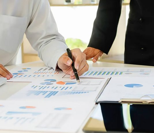What is Hybrid Project Management?